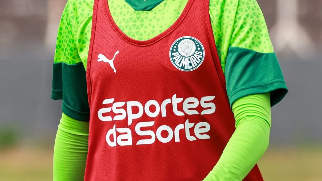 Uniforme do Palmeiras com foco na marca Esportes da Sorte - Paloma Cassiano/Palmeiras/by Canon