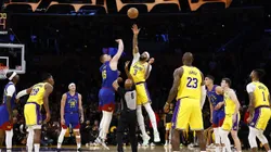 Lakers de Davis e Lebron tentam impedir varrida dos Nuggets em Los Angeles, pela primeira rodada dos play-offs da NBA (Foto: Ronald Martinez/Getty Images)