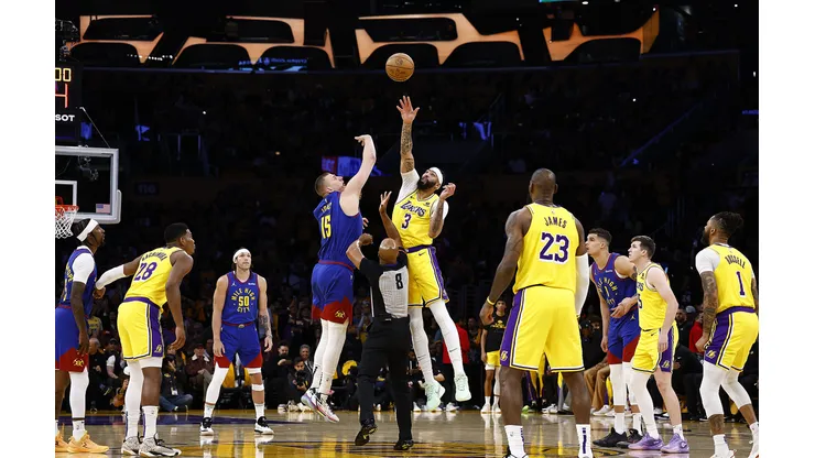Lakers de Davis e Lebron tentam impedir varrida dos Nuggets em Los Angeles, pela primeira rodada dos play-offs da NBA (Foto: Ronald Martinez/Getty Images)