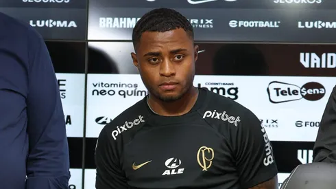 Palacios não vai jogar diante do Fluminense.