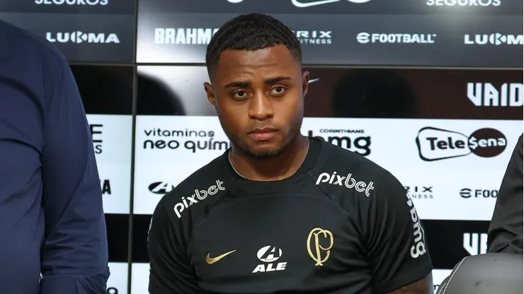 Palacios não vai jogar diante do Fluminense.