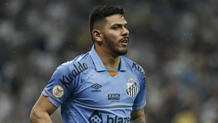 João Paulo se comprometeu nos treinamentos para ficar a disposição de Carille no confronto