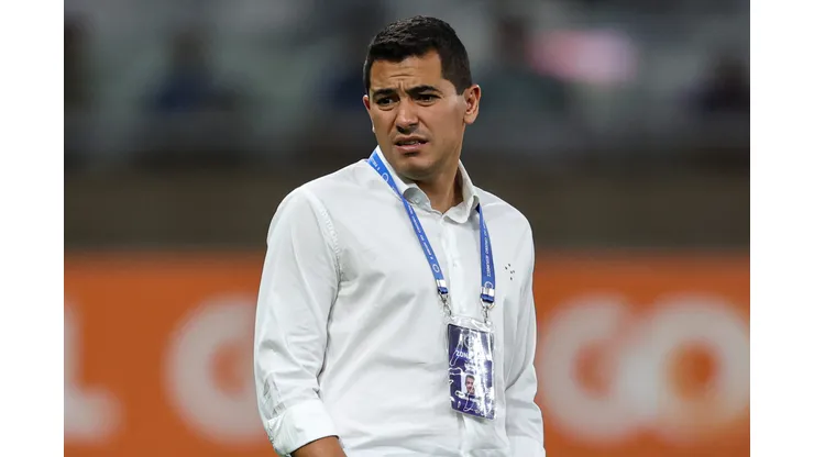 Pedro Martins diretor de Futebol do Cruzeiro durante partida contra o Athletico-PR no estadio Mineirao pelo campeonato Brasileiro A 2023. Foto: Gilson Lobo/AGIF