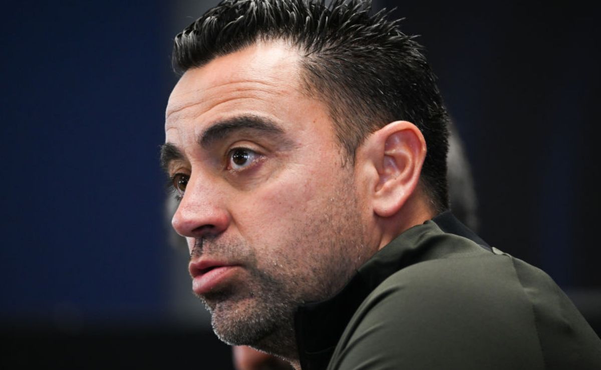 Xavi Rios Xavi volta atrás e anuncia permanência no Barcelona até 2025: