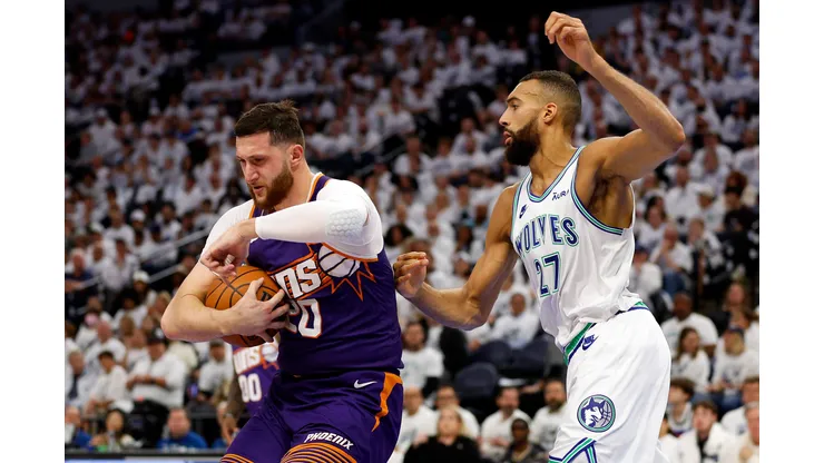 Suns de Nurkic encaram os Wolves de Gobert em missão quase impossível de reverter a série em Phoenix (Foto: David Berding/Getty Images)