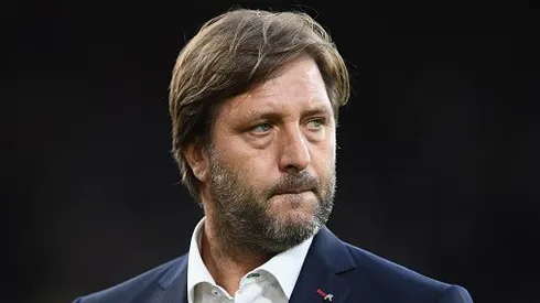 Pedro Martins comandando o Olympiacos em jogo contra o Burnley, pela Europa League, no dia 30/08/2018. Foto: Clive Mason/Getty Images