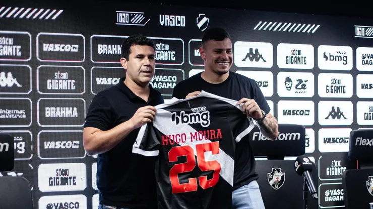Hugo Moura em sua apresentação oficial pelo Vasco Foto: Vasco