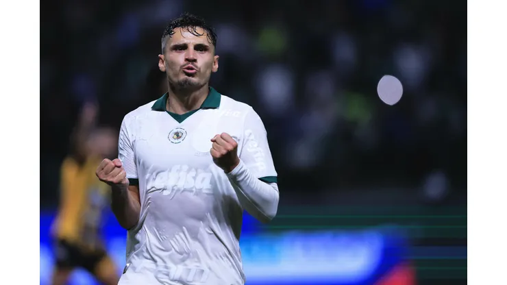 Raphael Veiga é um dos grandes nomes do Palmeiras