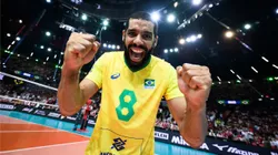 Wallace comemorando o bronze no Mundial de 2022. Foto: FIVB