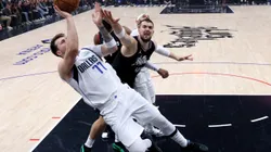 Doncic e Zubac se reencontrarão em novo jogo entre Mavs e Clippers pela NBA (Foto: Harry How/Getty Images)