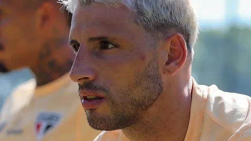Calleri durante treinamento realizado na última terça-feira (23). Foto: Rubens Chiri / SPFC