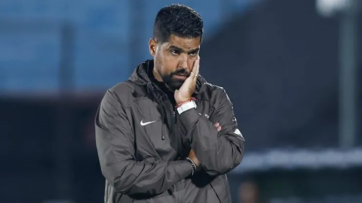 António Oliveira no Estádio Centenário em partida entre Racing-URU e Corinthians, pela Copa Sul-Americana, no dia 02/04/204. Foto: Ernesto Ryan/Getty Images