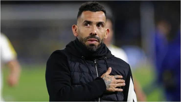 Foto: Daniel Jayo/Getty Images - Tévez com a mão no peito