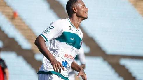 Luis Felipe, atacante do Ipatinga, foi oferecido ao Santos