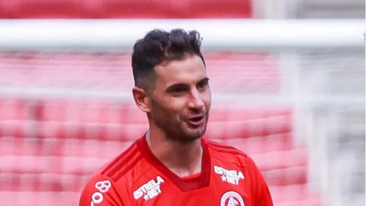Lucas Alario está recuperado e pronto para atuar novamente