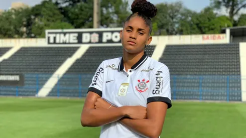 Zagueira foi a quarta maior negociação do futebol feminino. Divulgação/Corinthians.