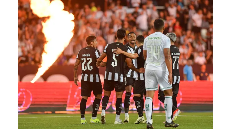 O Botafogo venceu o Juventude no estádio Nilton Santos, pelo Brasileirão 2024 (Foto: Thiago Ribeiro/AGIF)
