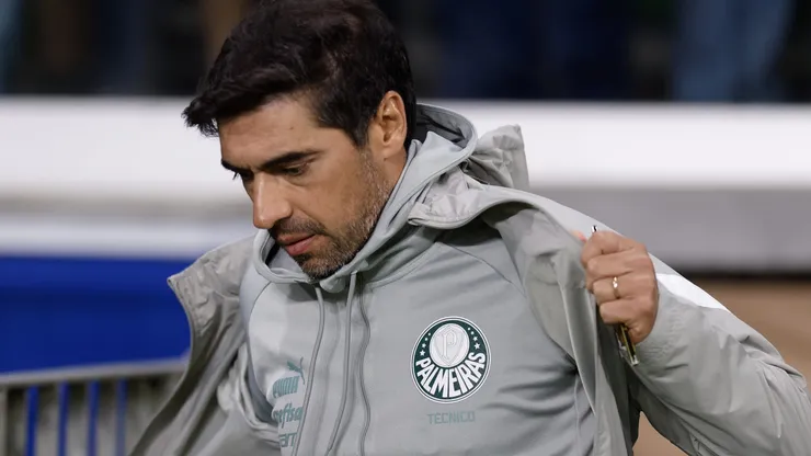 Abel, do Palmeiras, foi assunto na Inglaterra.