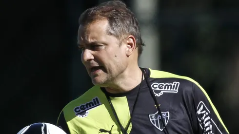 Diego Aguirre, comandando treino do Atletico/MG, na Cidade do Galo, no dia 21/01/2016.