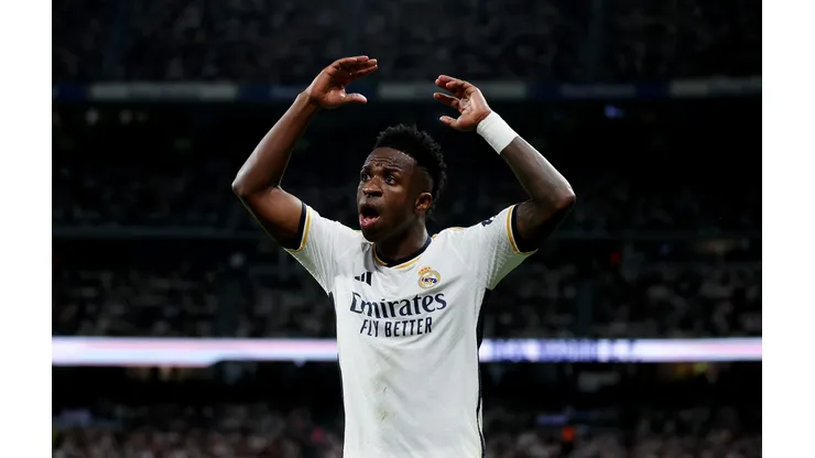 Vinicius Jr do Real Madrid contra o Barcelona no Estadio Santiago Bernabeu (Foto de Florencia Tan Jun/Getty Images)