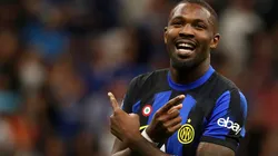 Marcus Thuram comemorando gol pela Inter de Milão em partida do Campeonato Italiano (Foto: Marco Luzzani/Getty Images)