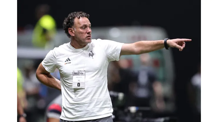 Gabriel Milito tem dúvidas para escalar time atleticano.