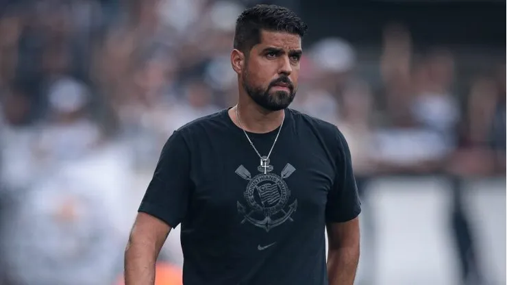 Foto: Rodrigo Coca/Agência Corinthians - António Oliveira prepara mudanças para jogo da Sul-Americana
