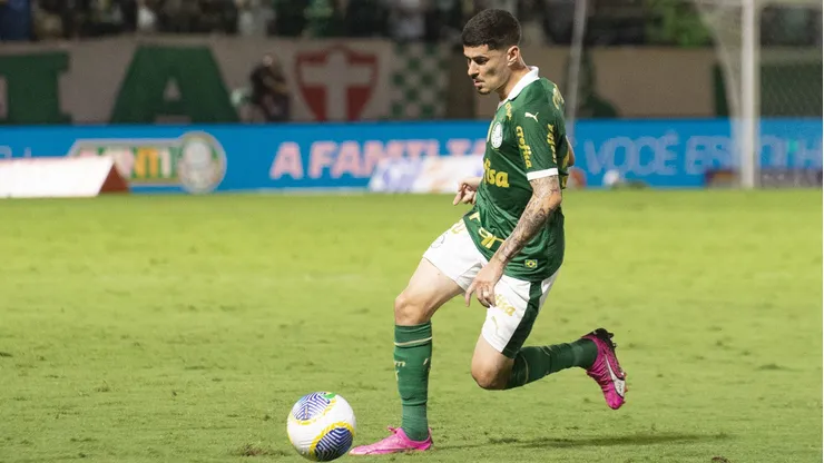 Rômulo jogando contra o Inter, na Arena Barueri, pelo Campeonato Brasileiro. Foto: Anderson Romao/AGIF