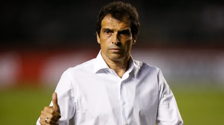 Interino esteve na beirada do campo na vitória diante do Atlético-GO. Photo by Alexandre Schneider/Getty Images