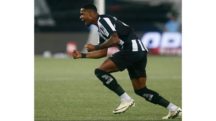 Júnior Santos comemorando seu gol na partida entre Botafogo x Juventude pelo Campeonato Brasileiro 2024 Foto: Vitor Silva/ BFR