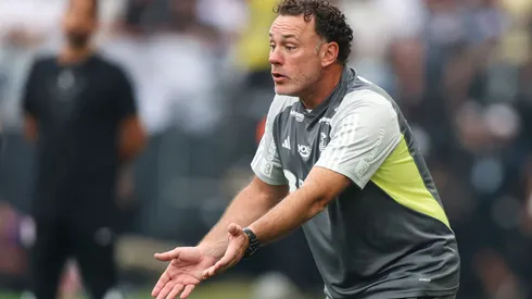 Gabriel Milito começa a preparação para a partida diante do Peñarol.