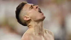 SEVILLE, SPAIN - MAY 18: Rafael Santos Borre of Eintracht Frankfurt celebrates after scoring their sides winning penalty in a penalty shoot out during the UEFA Europa League final match between Eintracht Frankfurt and Rangers FC at Estadio Ramon Sanchez Pizjuan on May 18, 2022 in Seville, Spain. (Photo by Alex Grimm/Getty Images)
