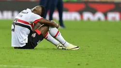 Arboleda jogador do Sao Paulo lamenta derrota ao final da partida contra o Flamengo no estadio Maracana pelo campeonato Brasileiro A 2024. Foto: Thiago Ribeiro/AGIF