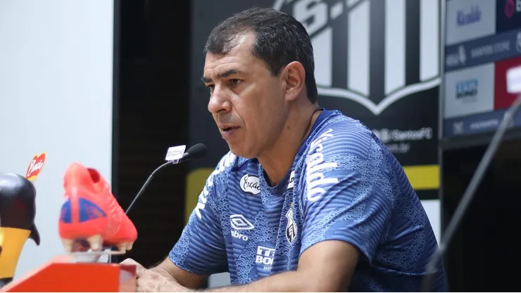 SP - SANTOS - 20/04/2024 - BRASILEIRO B 2024, SANTOS X PAYSANDU - Fabio Carille tecnico do Santos durante coletiva depois da partida contra o Paysandu no estadio Vila Belmiro pelo campeonato Brasileiro B 2024. Foto: Reinaldo Campos/AGIF
