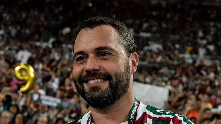 Mário Bittencourt durante partida contra o Ceará pelo Brasileirão 2022. Dirigente fecha acordo nos bastidores.