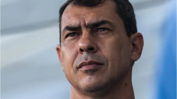 Carille falou obre a chegada de zagueiro no Santos