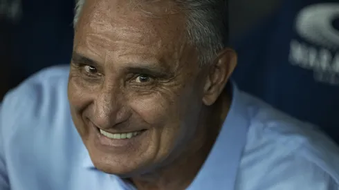 Tite dirigindo o Flamengo no Maracanã em partida contra o São Paulo, pelo Campeonato Brasileiro, no dia 17/04/2024.