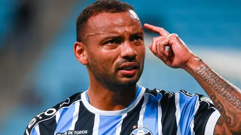 JP Galvão comemorando gol na Arena Grêmio, contra o São José, em partida válida pelo Campeonato Gaúcho, no dia 24/01/2024.