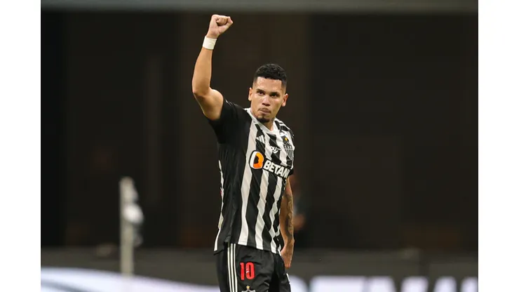 Paulinho jogador do Atletico-MG comemora seu gol durante partida contra o Cruzeiro no estadio Arena MRV pelo campeonato Brasileiro A 2024. Foto: Gilson Lobo/AGIF