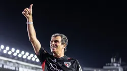 SP - SANTOS - 08/11/2023 - BRASILEIRO A 2023, SAO PAULO X BRAGANTINO - Milton Cruz auxiliar tecnico do Sao Paulo durante partida contra o Bragantino no estadio Vila Belmiro pelo campeonato Brasileiro A 2023. Foto: Abner Dourado/AGIF