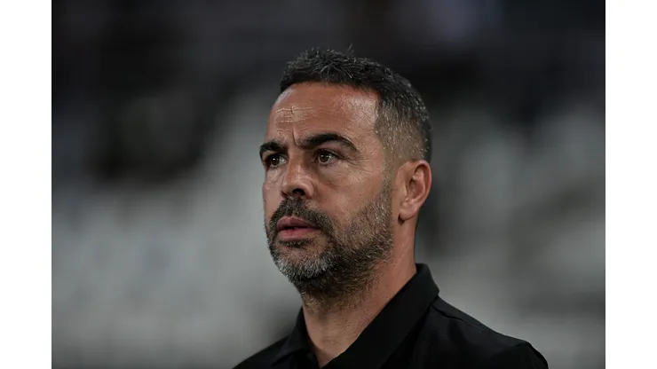 Artur Jorge terá grande desafio pelo Botafogo.