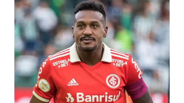 Foto: Robson Mafra/AGIF - Edenilson revelou que sempre simpatizou com o Grêmio