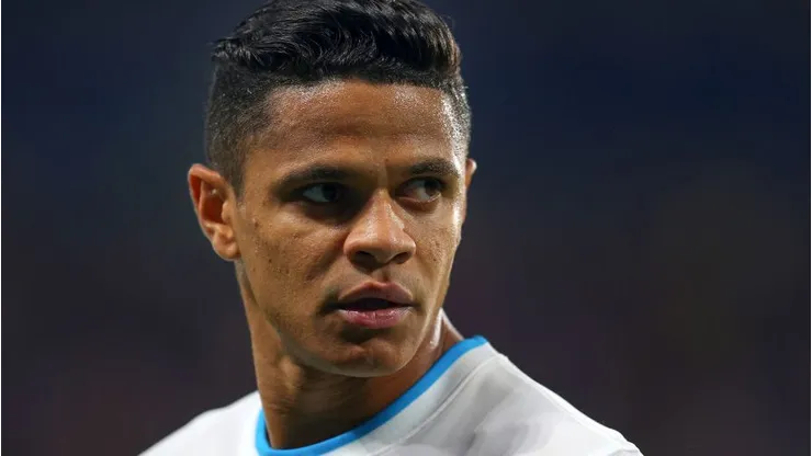 Douglas Santos, jogador do Zenit. O lateral desperta interesse no Flamengo.