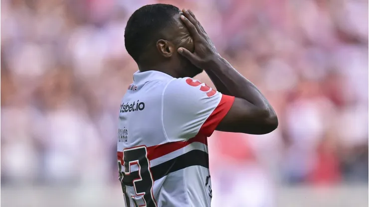 Nikão deixa o São Paulo rumo ao Athletico e gera economia ao Tricolor
