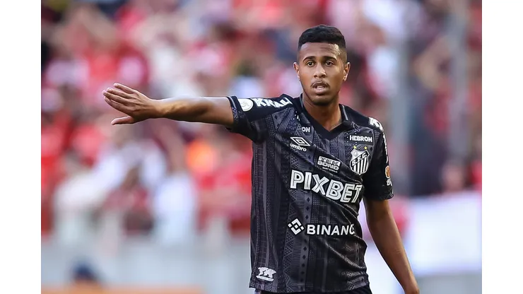 Ed Carlos estava fora dos planos do Santos