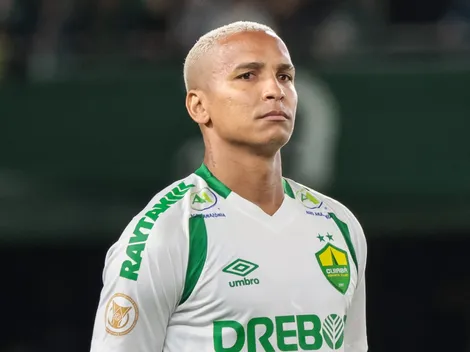 Cuiabá: Artilheiro em 2024, Deyverson é afastado por "indisciplina" e agente se manifesta