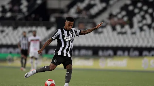 Tchê Tchê foi um dos melhores em campo na vitória do Botafogo.