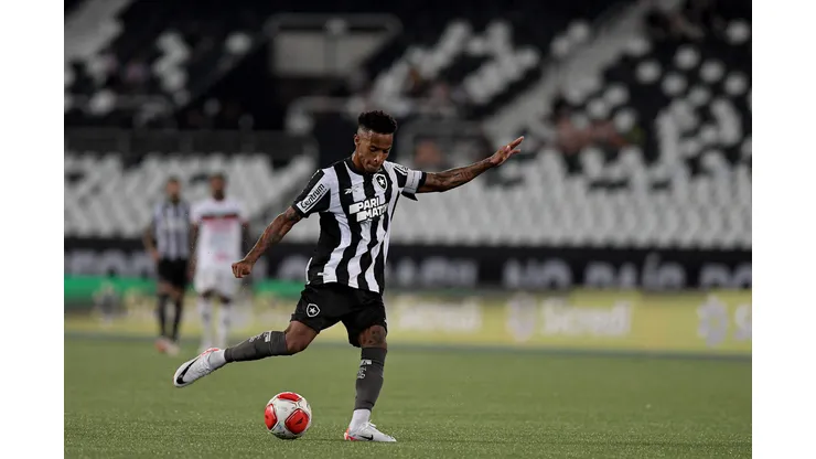 Tchê Tchê foi um dos melhores em campo na vitória do Botafogo.