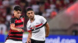 Luiz Araujo jogador do Flamengo disputa lance com Michel Araujo jogador do São Paulo. Foto: Thiago Ribeiro/AGIF