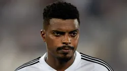 Grêmio busca um zagueiro no mercado de transferências